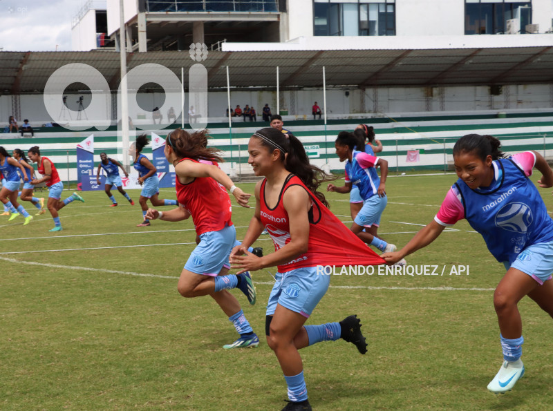 FBL SUPERLIGA FEMENINA NANAS VS MACARA