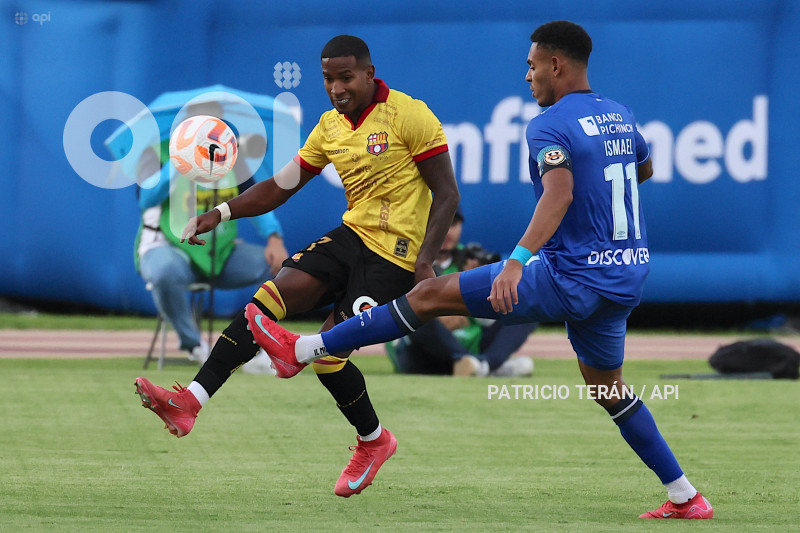 FBL LIGA PRO U CATOLICA VS BARCELONA