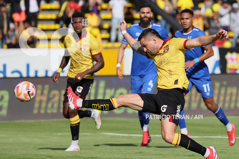 FBL LIGA PRO U CATOLICA VS BARCELONA