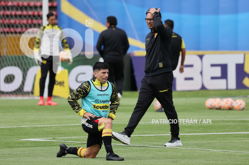 FBL LIGA PRO U CATOLICA VS BARCELONA