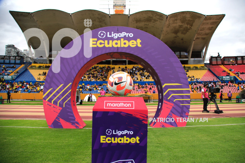 FBL LIGA PRO U CATOLICA VS BARCELONA