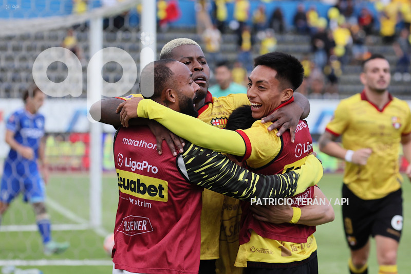 FBL LIGA PRO U CATOLICA VS BARCELONA