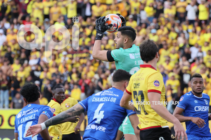 FBL LIGA PRO U CATOLICA VS BARCELONA