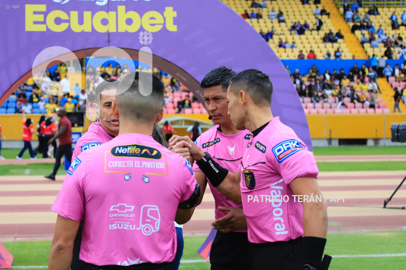 FBL LIGA PRO U CATOLICA VS BARCELONA