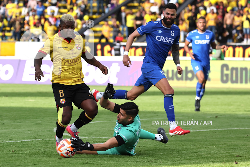 FBL LIGA PRO U CATOLICA VS BARCELONA