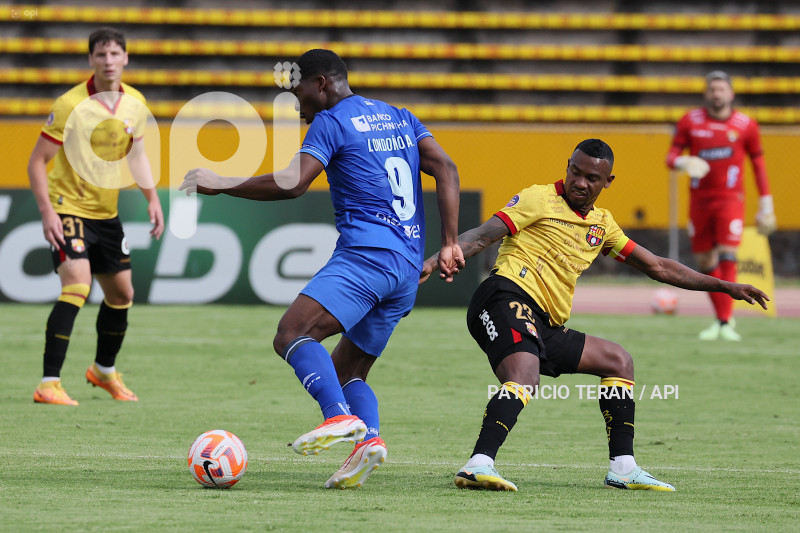 FBL LIGA PRO U CATOLICA VS BARCELONA