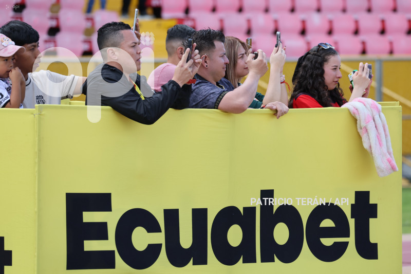 FBL LIGA PRO U CATOLICA VS BARCELONA