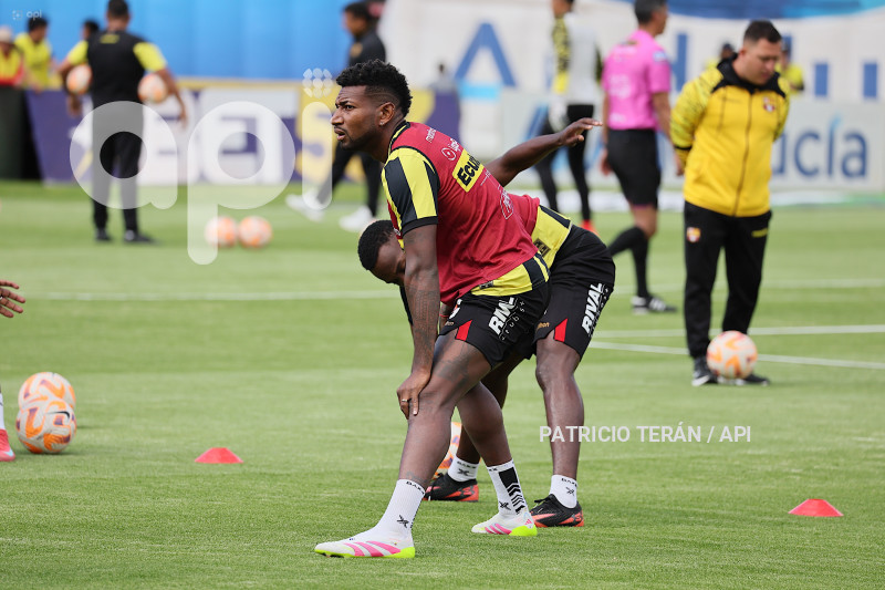 FBL LIGA PRO U CATOLICA VS BARCELONA