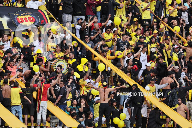 FBL LIGA PRO U CATOLICA VS BARCELONA