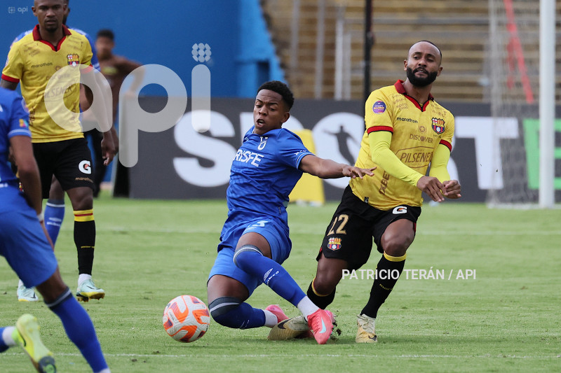 FBL LIGA PRO U CATOLICA VS BARCELONA