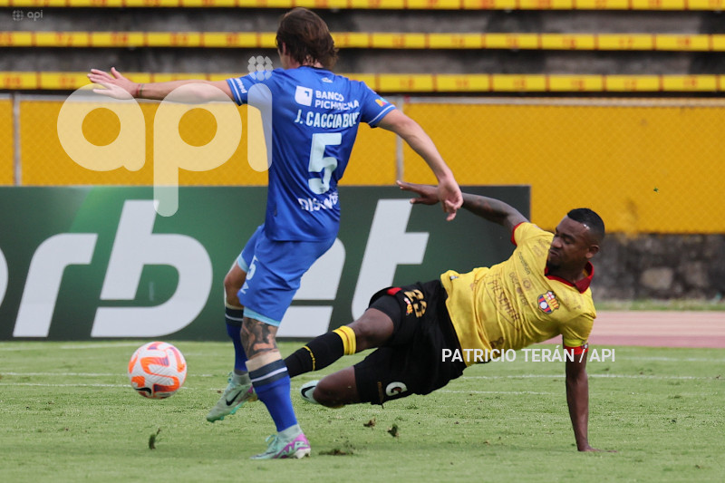 FBL LIGA PRO U CATOLICA VS BARCELONA