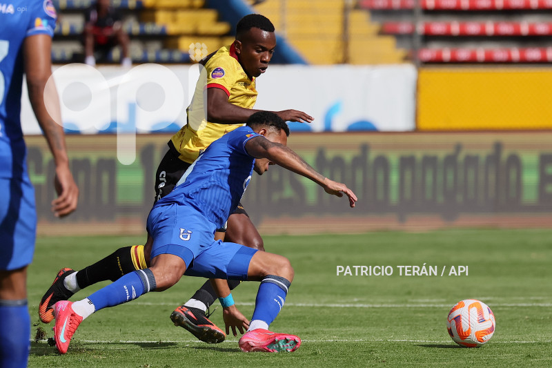 FBL LIGA PRO U CATOLICA VS BARCELONA