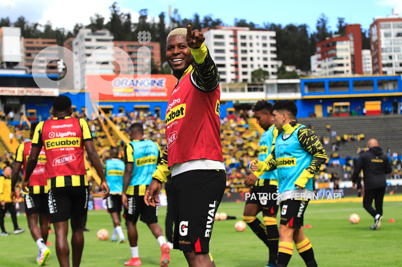 FBL LIGA PRO U CATOLICA VS BARCELONA