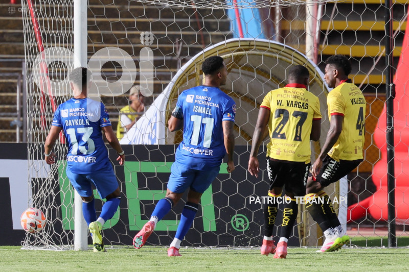 FBL LIGA PRO U CATOLICA VS BARCELONA