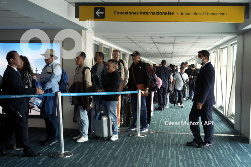 GYE-CERTIFICADO VACUNA AEROPUERTO