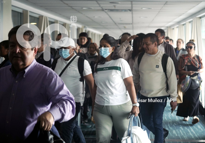 GYE-CERTIFICADO VACUNA AEROPUERTO