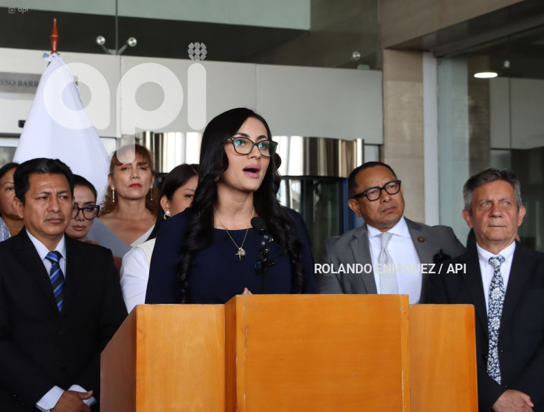 VIVIANA VELOZ SOBRE SUPUESTO DELITO DE REBELION