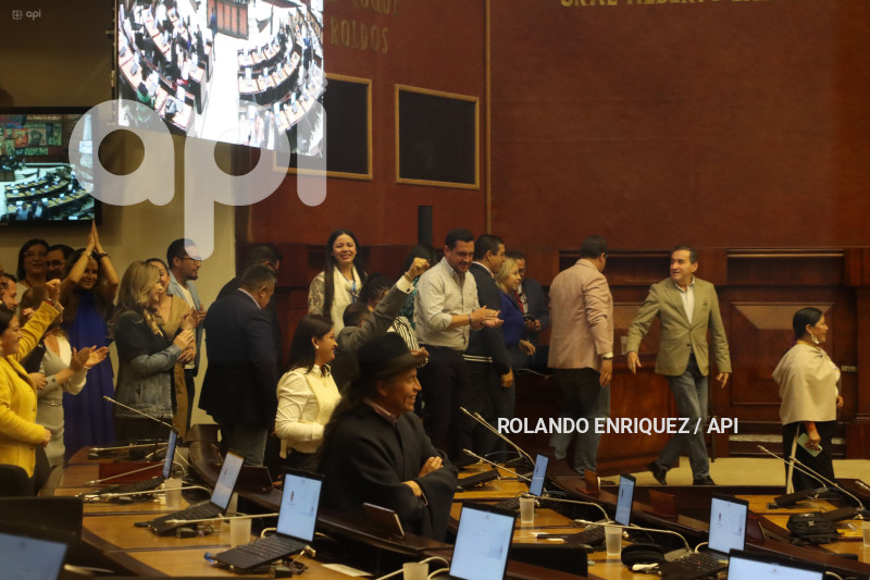 ASAMBLEISTAS SE DESPIDEN