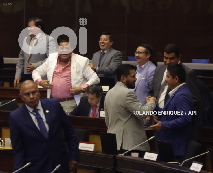 ASAMBLEISTAS SE DESPIDEN
