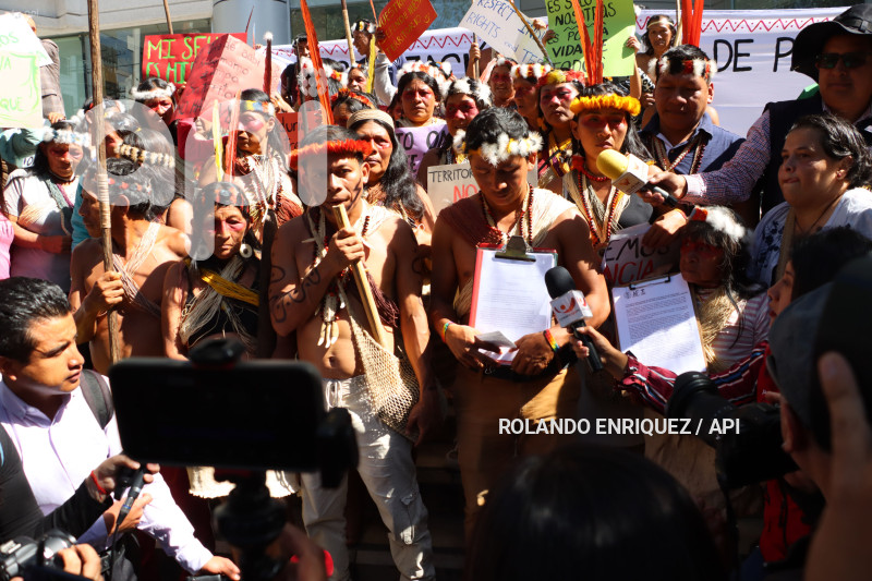 WAORANIS  EN CORTE CONSTITUCIONAL