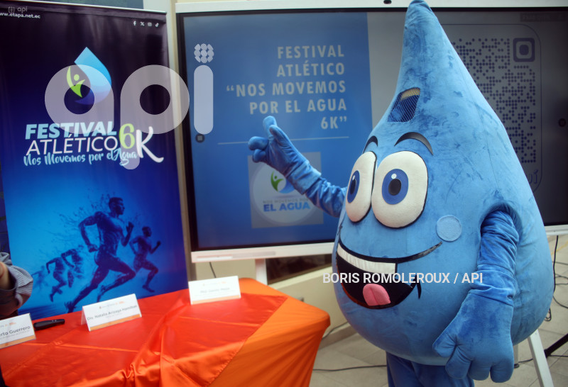 CUENCA-LANZAMIENTO CARRERA ATLETICA-AGUA