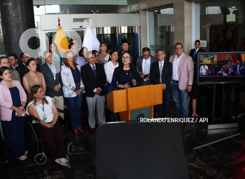 VIVIANA VELOZ SOBRE SUPUESTO DELITO DE REBELION