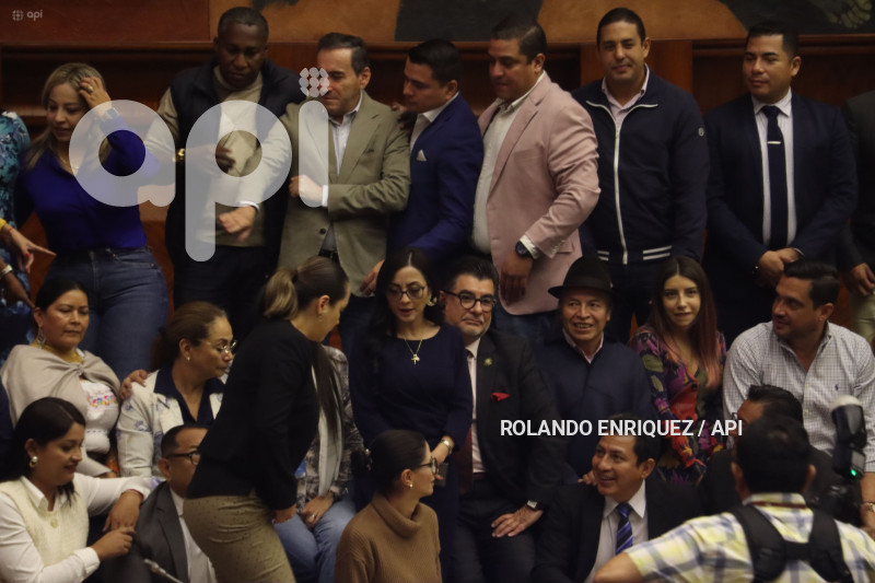 ASAMBLEISTAS SE DESPIDEN