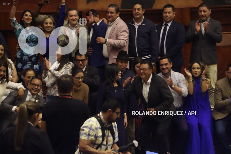 ASAMBLEISTAS SE DESPIDEN