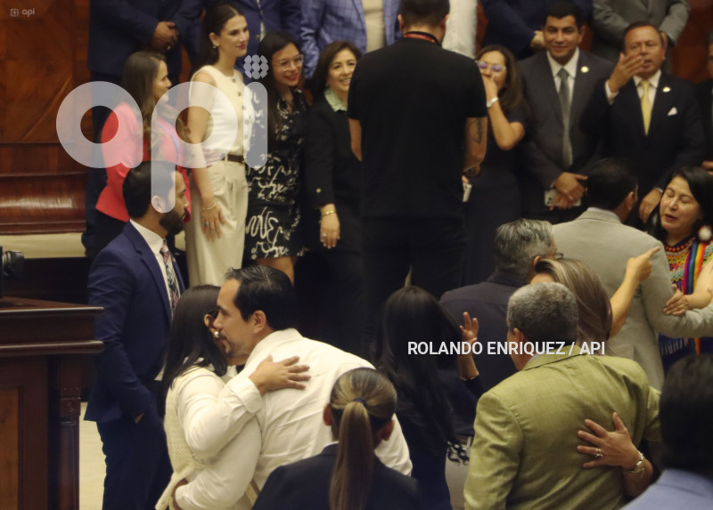 ASAMBLEISTAS SE DESPIDEN