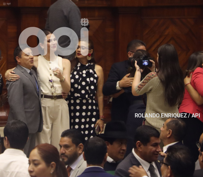 ASAMBLEISTAS SE DESPIDEN