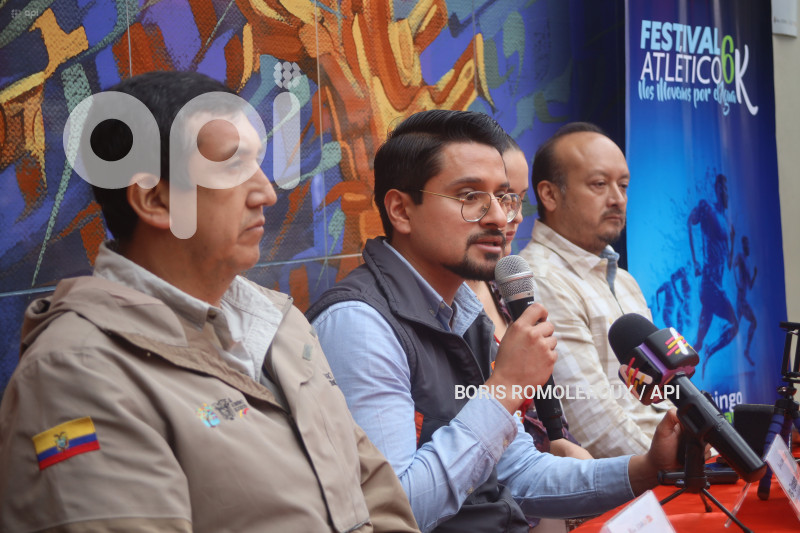 CUENCA-LANZAMIENTO CARRERA ATLETICA-AGUA