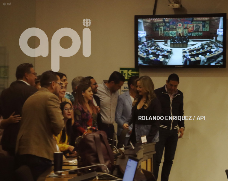 ASAMBLEISTAS SE DESPIDEN