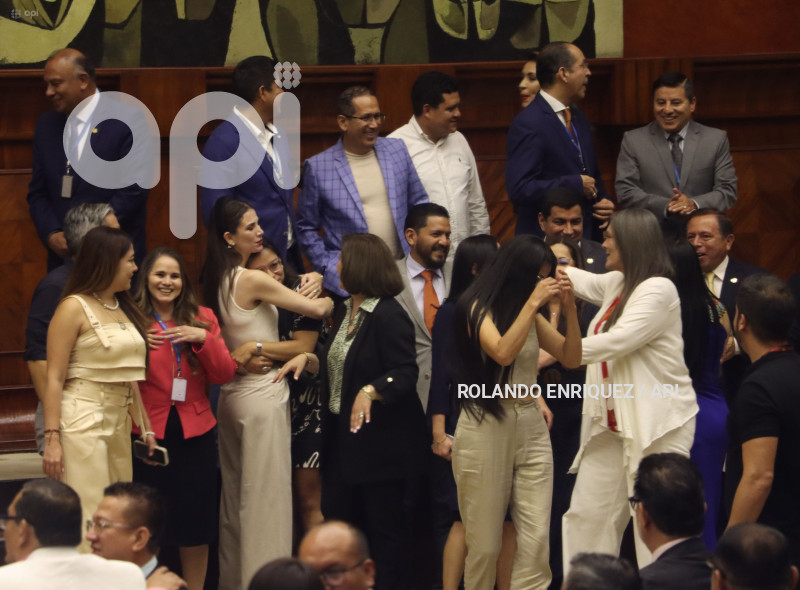 ASAMBLEISTAS SE DESPIDEN