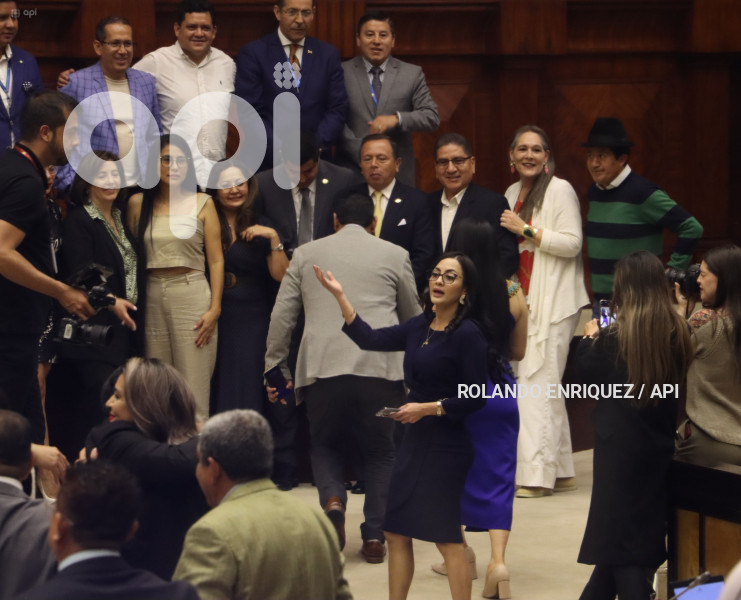 ASAMBLEISTAS SE DESPIDEN