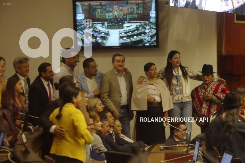 ASAMBLEISTAS SE DESPIDEN