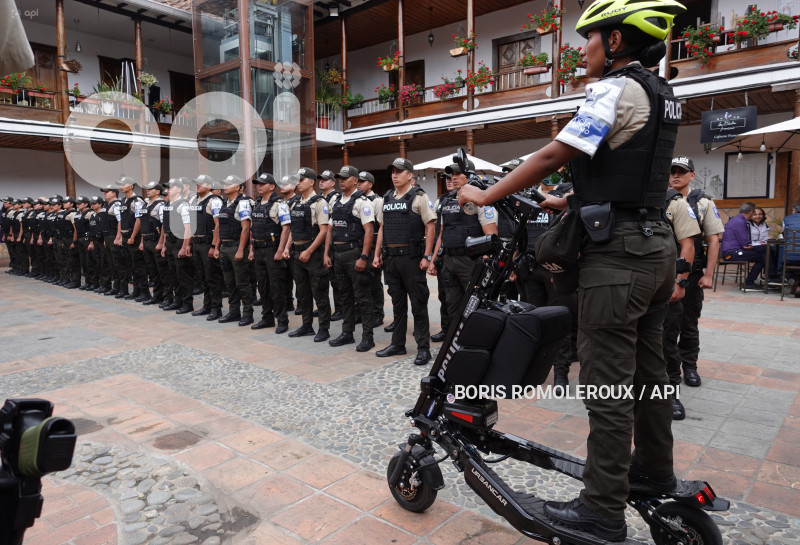 CUENCA-SCOOTERS ELECTRICOS-POLICIA