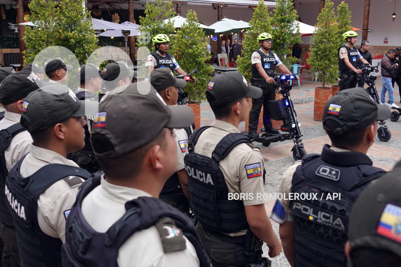 CUENCA-SCOOTERS ELECTRICOS-POLICIA