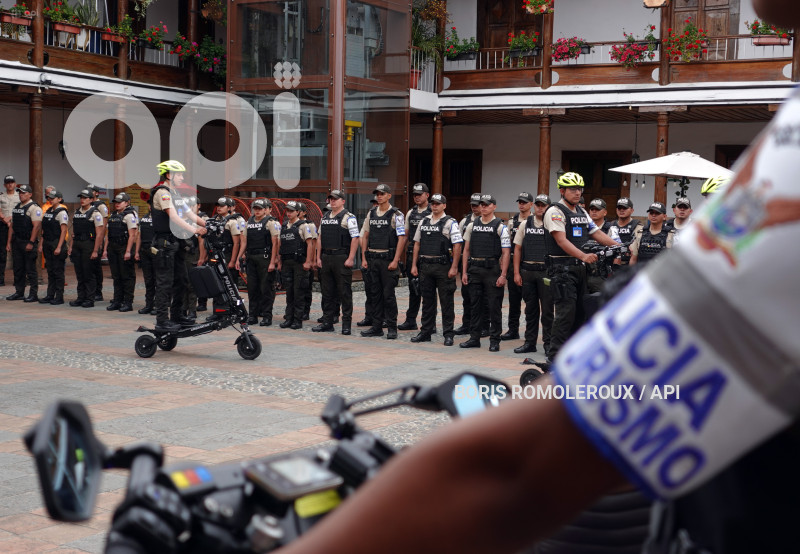CUENCA-SCOOTERS ELECTRICOS-POLICIA