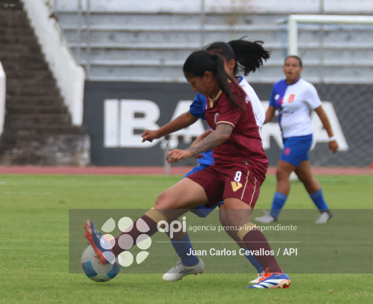 FBL-SUPERLIGA-DEPORTIVO IBARRA-VINO TINTO