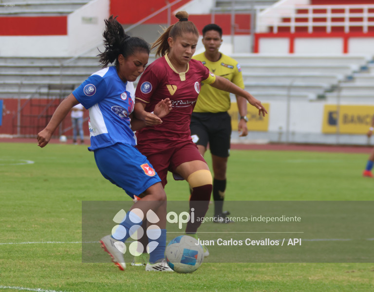 FBL-SUPERLIGA-DEPORTIVO IBARRA-VINO TINTO