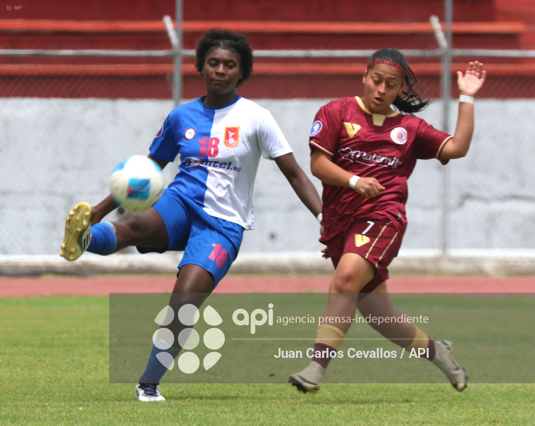 FBL-SUPERLIGA-DEPORTIVO IBARRA-VINO TINTO