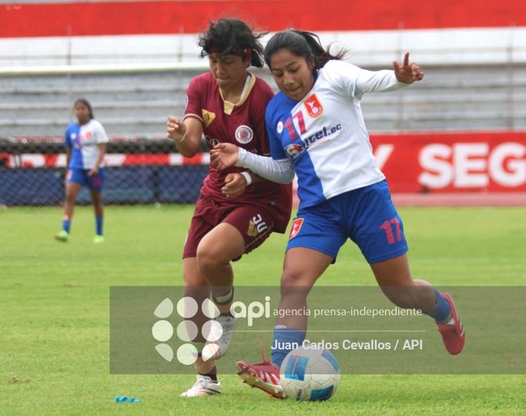FBL-SUPERLIGA-DEPORTIVO IBARRA-VINO TINTO
