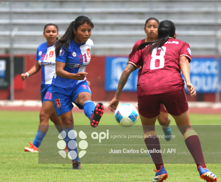 FBL-SUPERLIGA-DEPORTIVO IBARRA-VINO TINTO