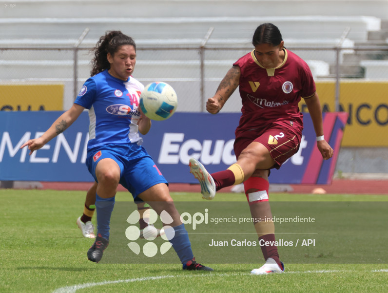 FBL-SUPERLIGA-DEPORTIVO IBARRA-VINO TINTO