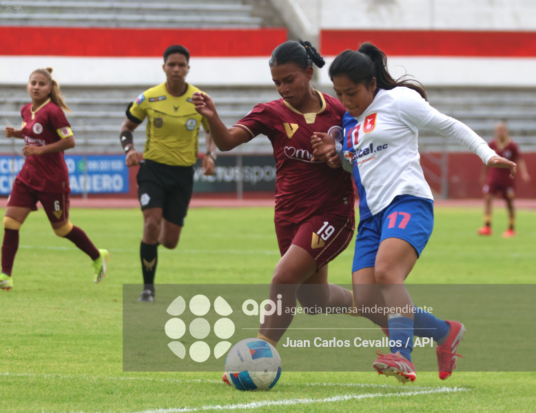 FBL-SUPERLIGA-DEPORTIVO IBARRA-VINO TINTO