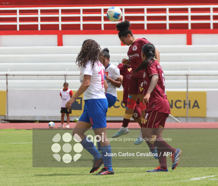 FBL-SUPERLIGA-DEPORTIVO IBARRA-VINO TINTO