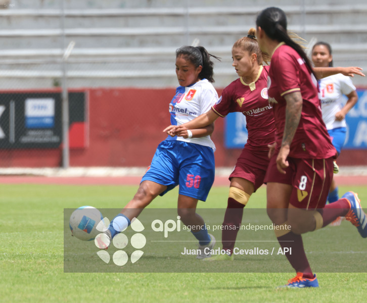 FBL-SUPERLIGA-DEPORTIVO IBARRA-VINO TINTO