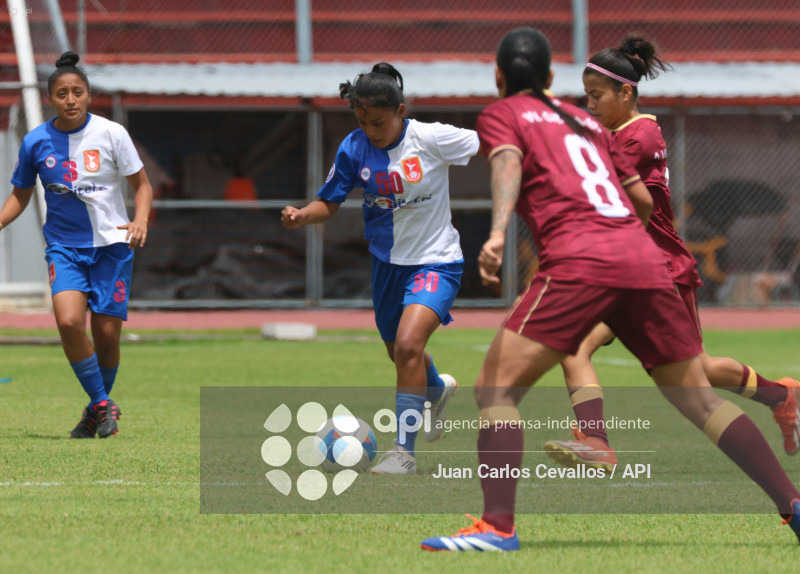 FBL-SUPERLIGA-DEPORTIVO IBARRA-VINO TINTO