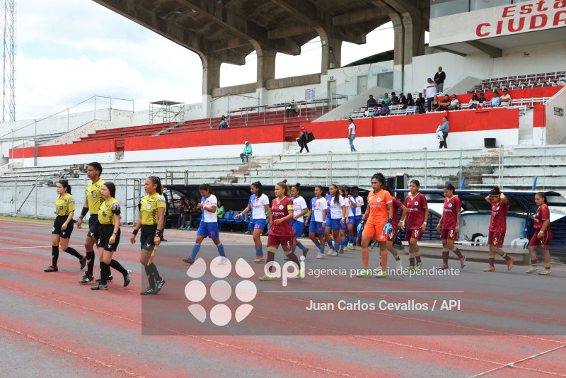FBL-SUPERLIGA-DEPORTIVO IBARRA-VINO TINTO