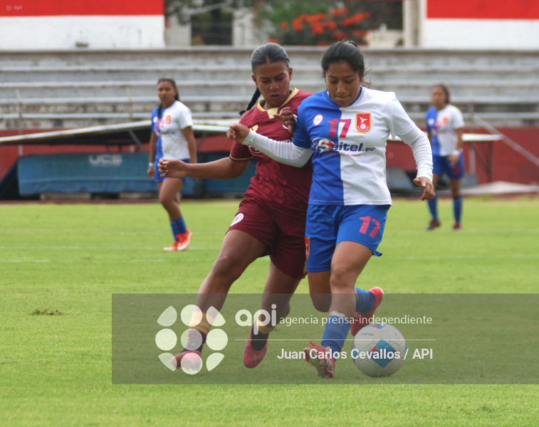 FBL-SUPERLIGA-DEPORTIVO IBARRA-VINO TINTO